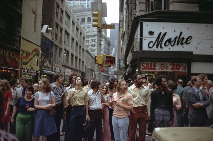 Las 30 obras más llamativas de la leyenda de la fotografía callejera Joel Meyerowitz