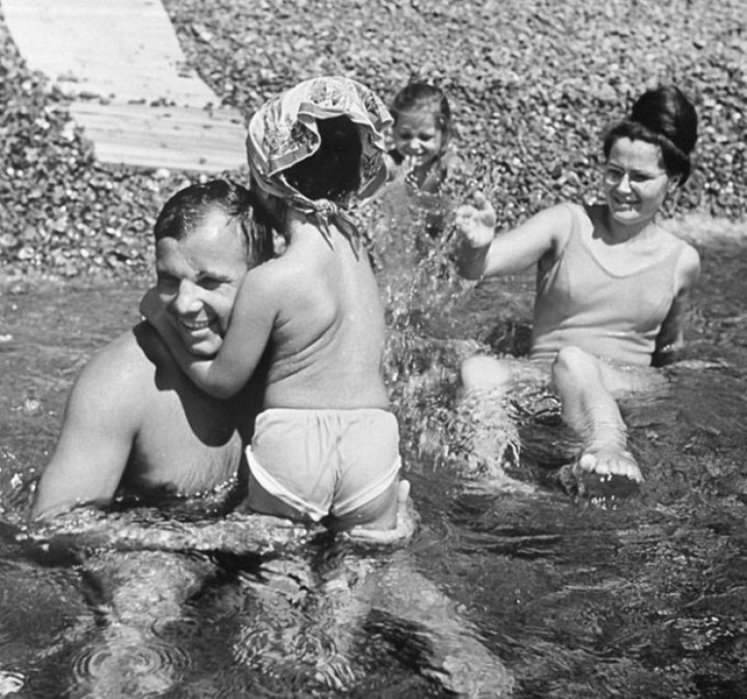 Las estrellas de nuestra infancia en el círculo familiar. Fotos de casa archivos