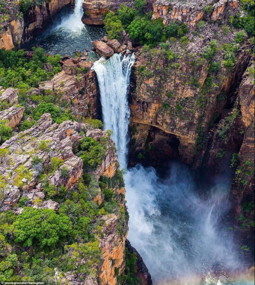 ¡Las personas especialmente impresionables deberían verlo! Australia fascinante a través de la lente de un dron