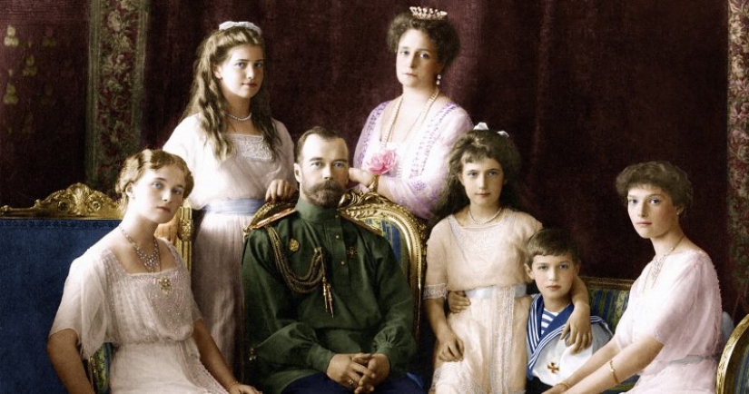 Lee vivió la familia del Emperador ruso magníficamente son y dónde están los miles de millones de los Romanov?