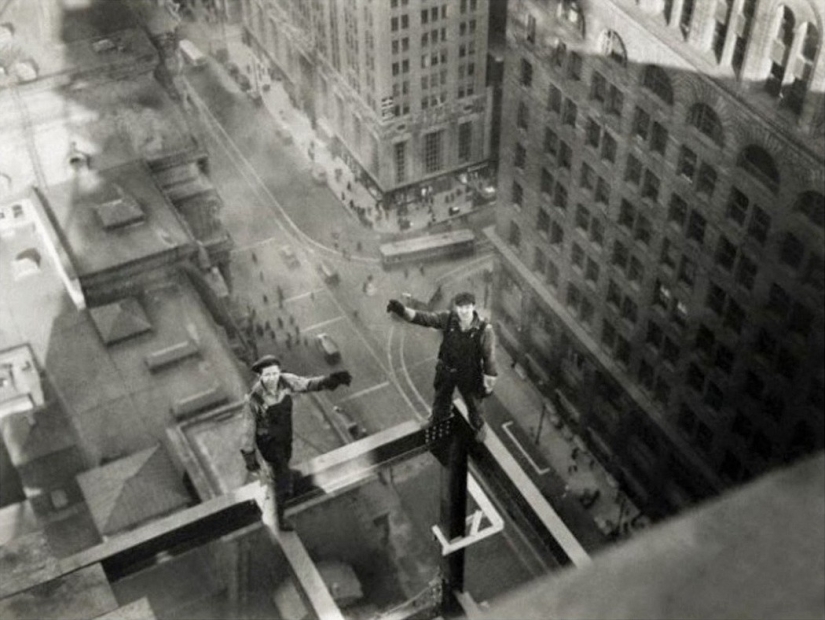 Legendary photographer Charles Clyde Ebbets