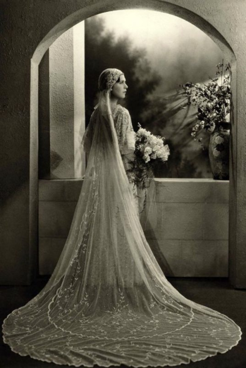 Length does matter: unique images of brides 30 years