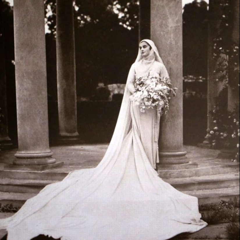 Length does matter: unique images of brides 30 years