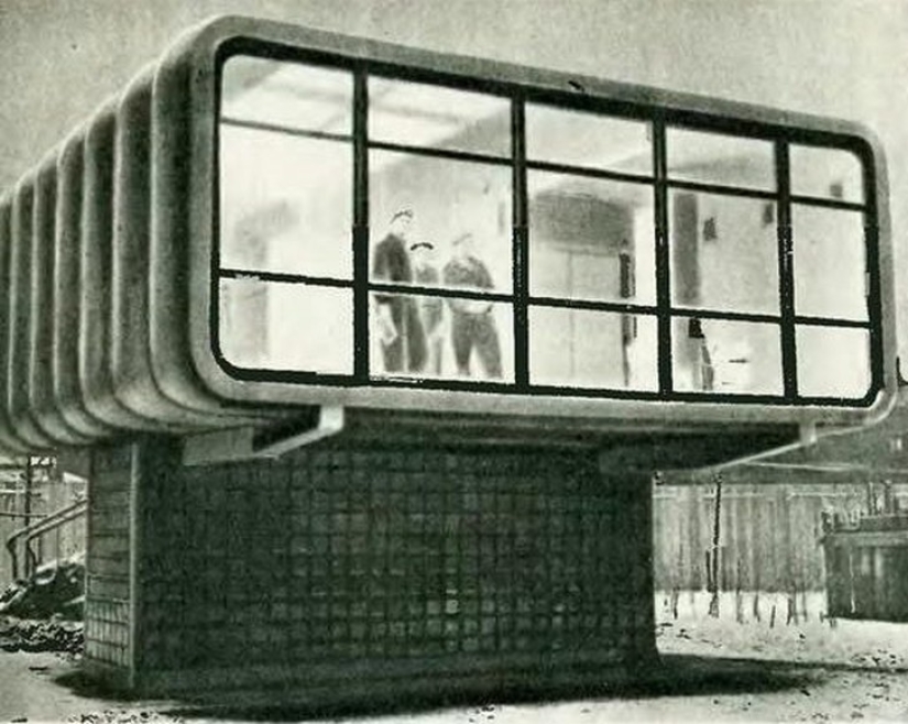 Leningrad plastic house