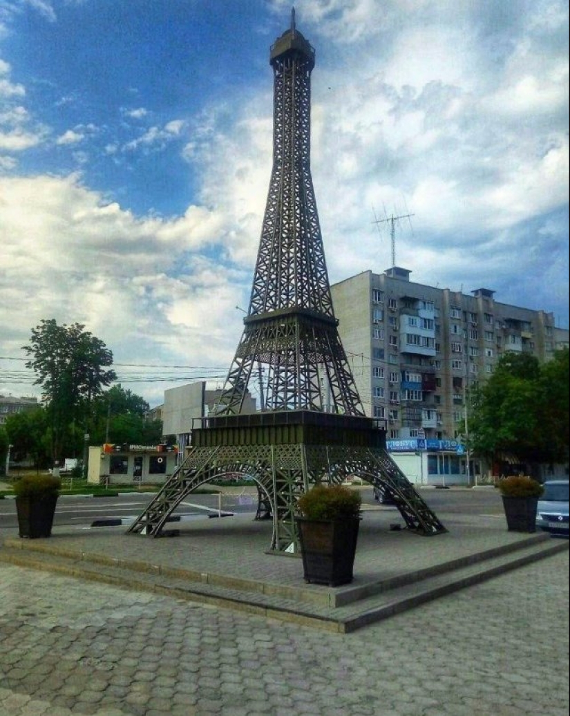 Like plywood over Paris: 15 Eiffel Towers from the expanses of Mother Russia