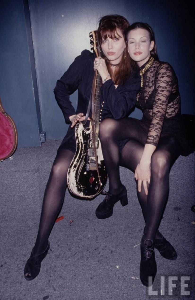 Liv Tyler, de 15 años, con su madre en fotos de David McGough en 1993