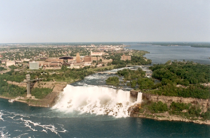 Lo que esconden las aguas del Niágara: cómo se reparó la famosa cascada