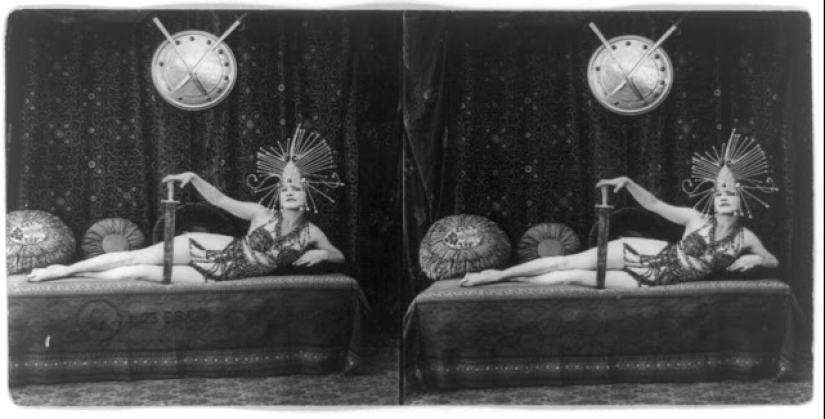 Long before VR porn, there was this: stereo pictures of sexy girls of the 20s