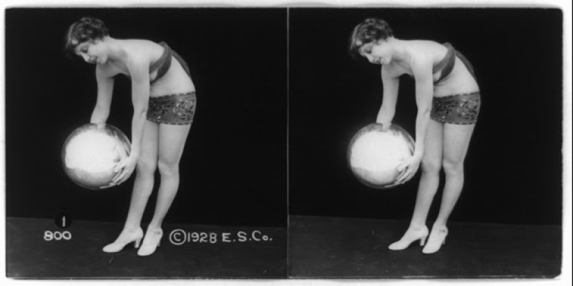 Long before VR porn, there was this: stereo pictures of sexy girls of the 20s