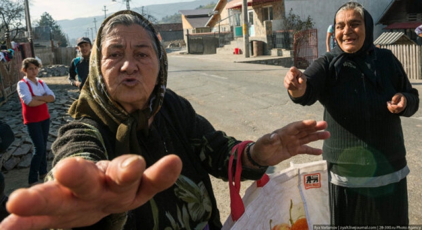 Los fundamentos de la Gitana de la hipnosis, o Como accidentalmente "apretón de manos de Oro"