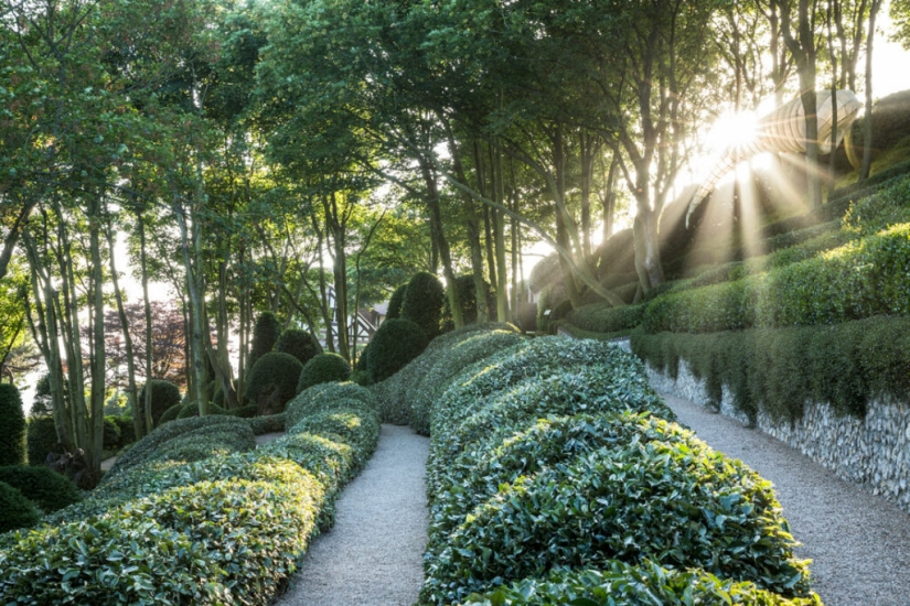 Los jardines de Etretat son un lugar increíble y loco, imbuido del espíritu de la creatividad