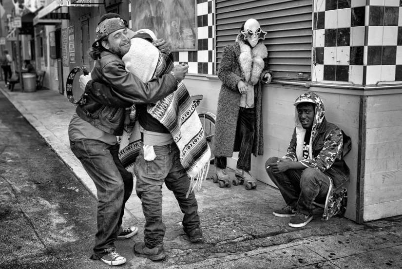 Los últimos días del paraíso bohemio: la loca playa de Venecia en la lente de un fotógrafo israelí