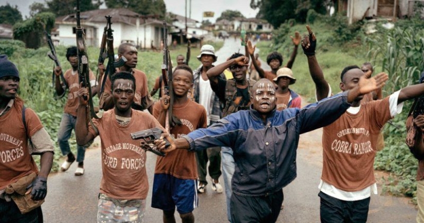 Los maníacos liberianos Samuel Doe y Charles Taylor, o la Historia de una Democracia fallida