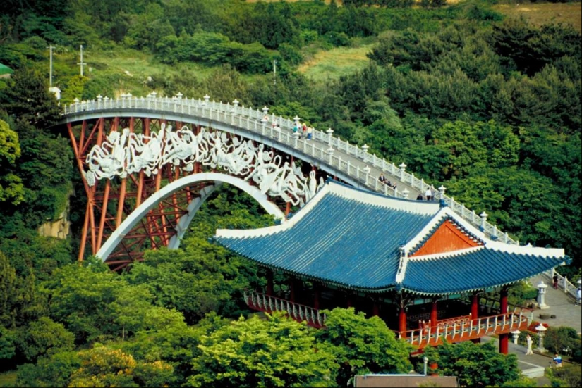 Los más bellos puentes peatonales en el mundo