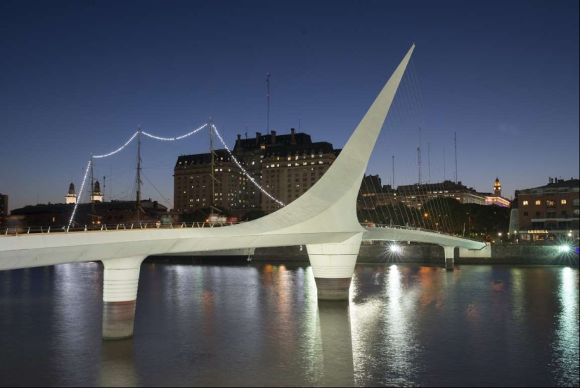 Los más bellos puentes peatonales en el mundo