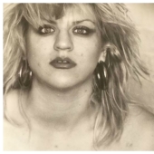 LSD a los 6, striptease y teología: cómo era la juventud de Courtney Love, la escandalosa musa de Kurt Cobain