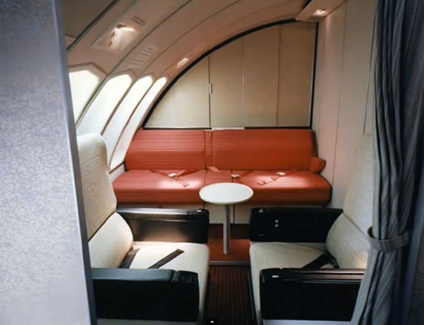 Luxury flight in the seventies on a Boeing 747