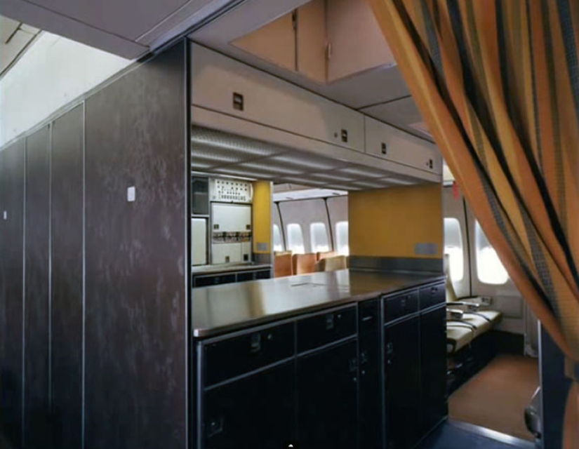 Luxury flight in the seventies on a Boeing 747