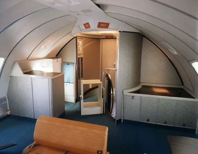 Luxury flight in the seventies on a Boeing 747