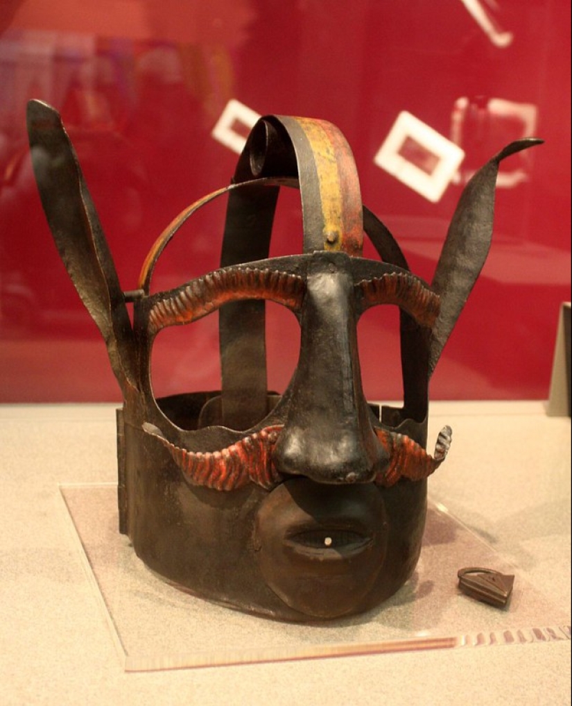 Mantén la boca cerrada: la máscara de hierro utilizada para castigar el chisme en la Edad Media