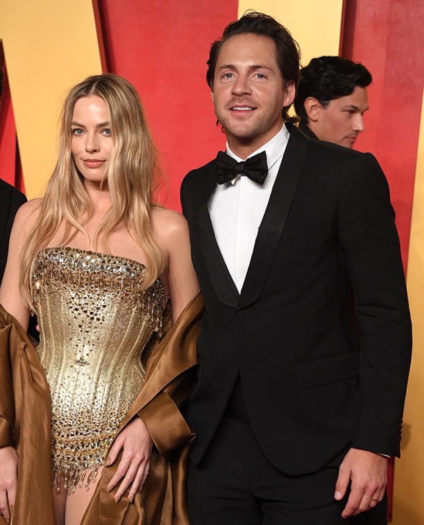 Margot Robbie Is Pregnant, Expecting Her First Child With Husband Tom ...