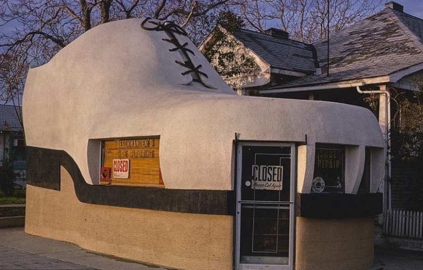 Marketing level 80: the photographer spent 40 years in search of roadside establishments with unique design