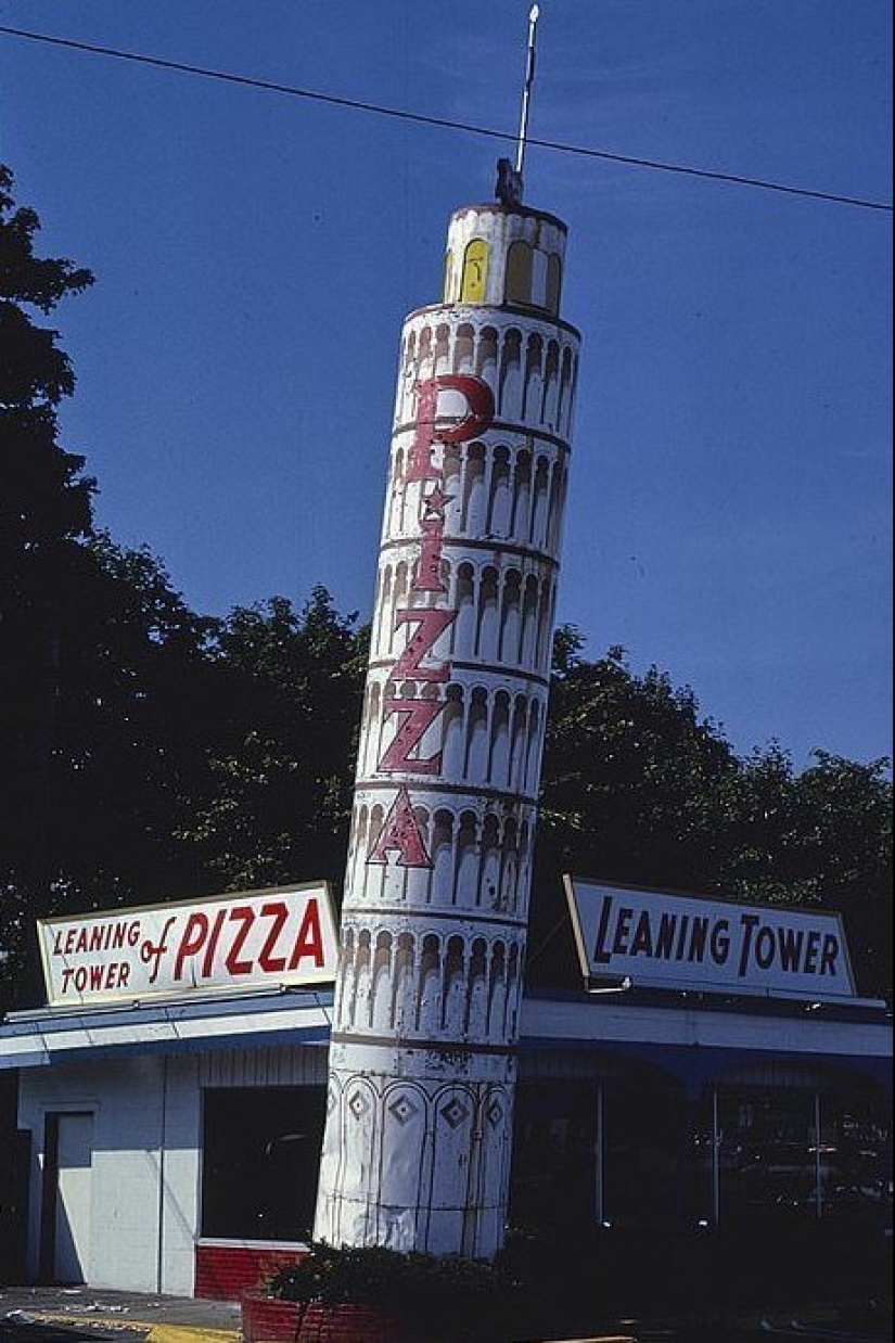 Marketing level 80: the photographer spent 40 years in search of roadside establishments with unique design