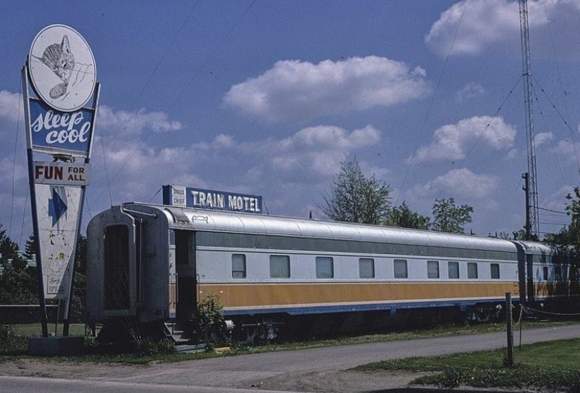 Marketing level 80: the photographer spent 40 years in search of roadside establishments with unique design