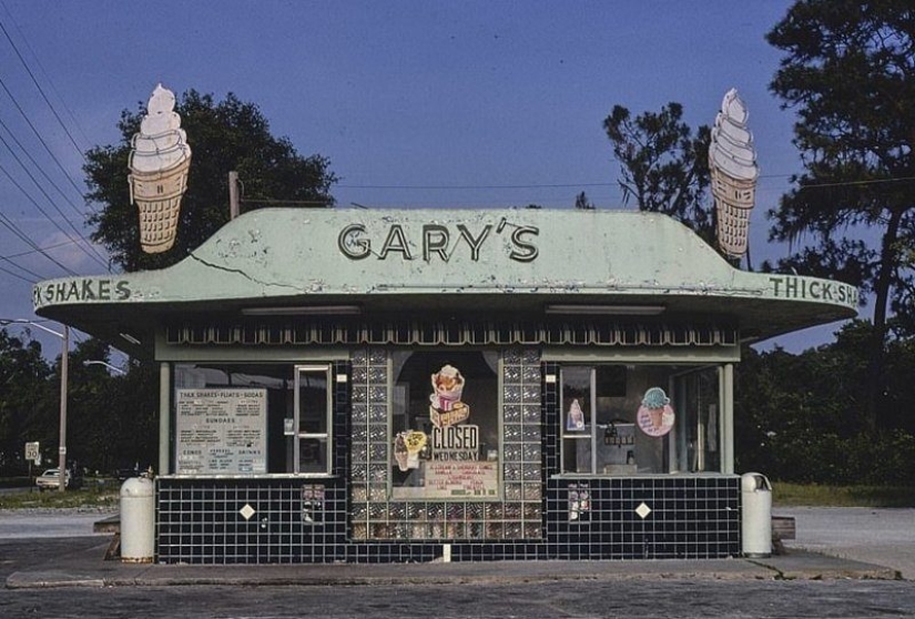 Marketing level 80: the photographer spent 40 years in search of roadside establishments with unique design