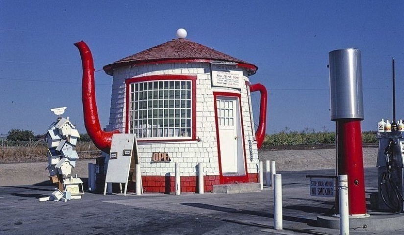 Marketing level 80: the photographer spent 40 years in search of roadside establishments with unique design