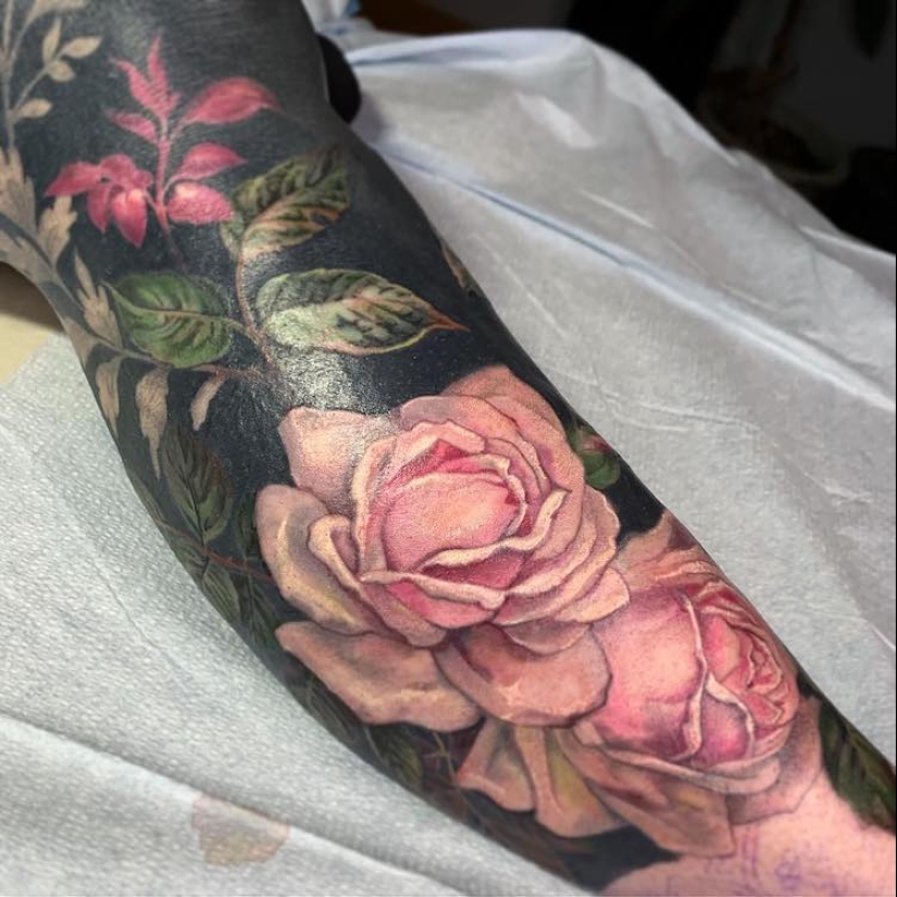 Masterpieces on the body: exquisite floral tattoo from Esther Garcia