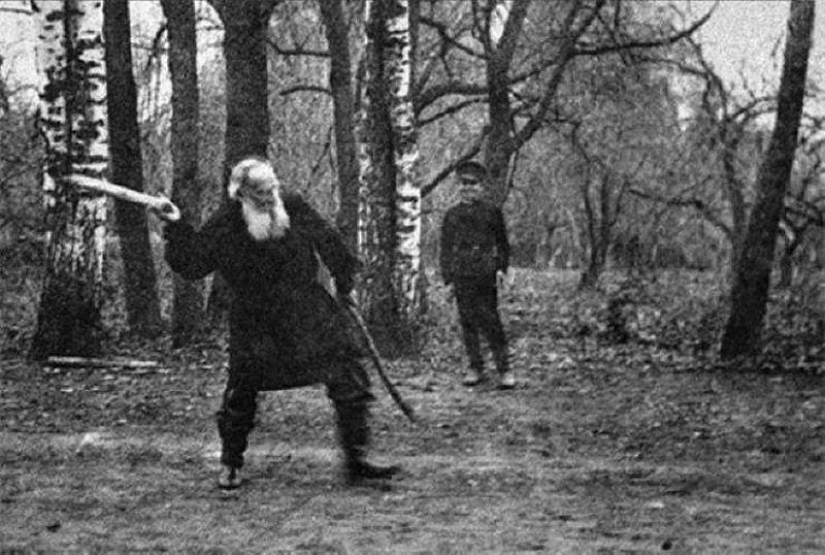 Maxim Gorky with a broom and other writers, as you have not seen them