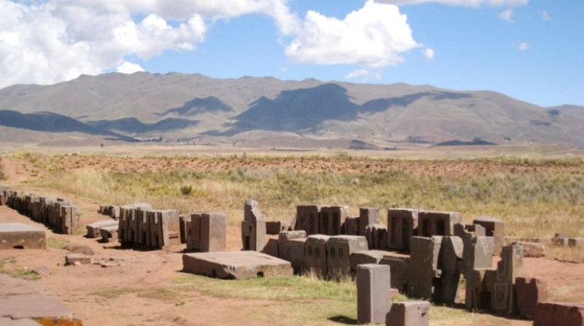 Megalitos de Puma Punku - el enigma del" Tetris de Titanes " de Bolivia