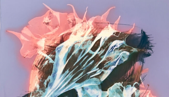 “Mi corazón al descubierto”: un viaje emocional a través de la fotografía experimental con Carolyn Moore