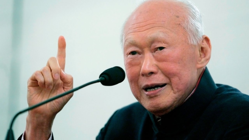 Miracle Lee Kuan yew or Singapore tackle corruption and became the financial center of Asia