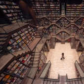 Mirrored ceilings have turned a Chinese bookstore into fabulous labyrinths