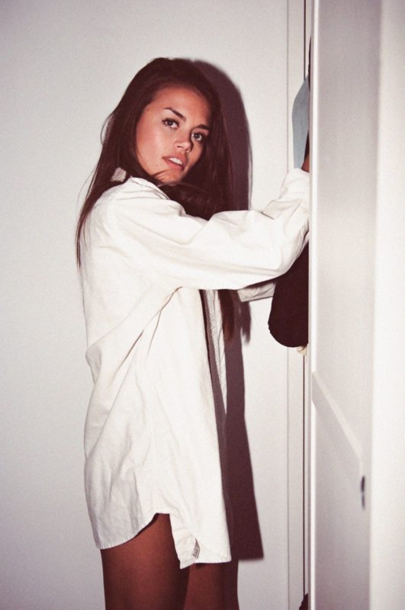 Modelo de moda de Rachel lang — la chica moderna-un encendedor de la cubierta de la década de los 90