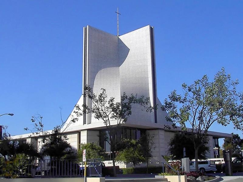 Modern temple architecture