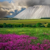 Monte Cali: a giant salt dump or a unique tourist attraction?