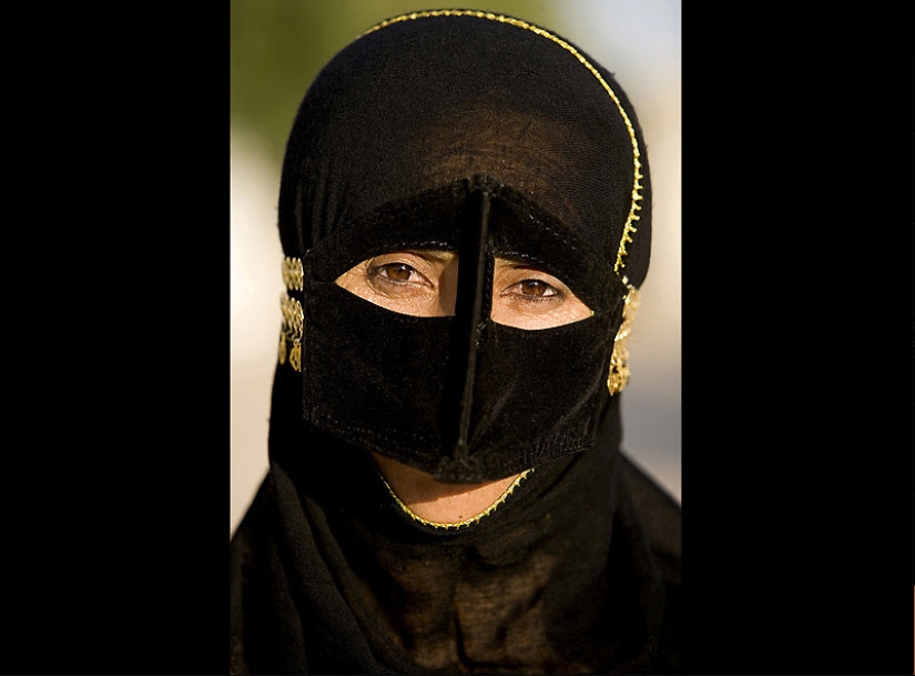 Máscaras tradicionales usadas por mujeres iraníes.