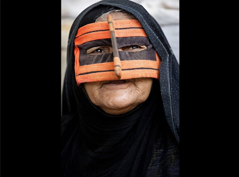 Máscaras tradicionales usadas por mujeres iraníes.