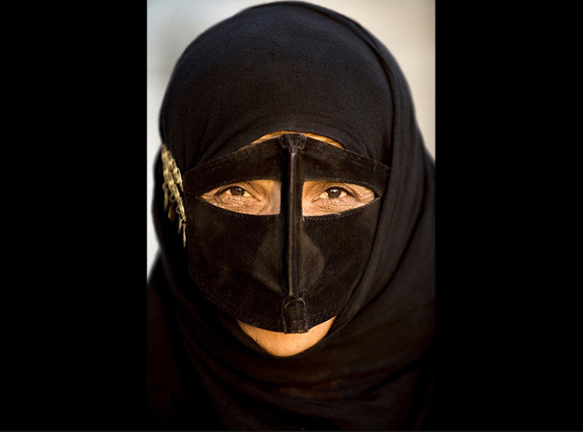 Máscaras tradicionales usadas por mujeres iraníes.