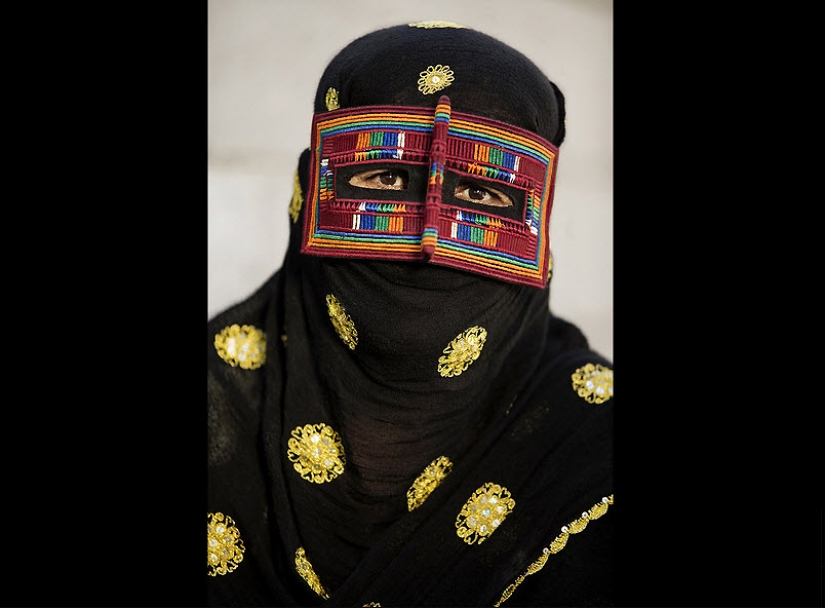 Máscaras tradicionales usadas por mujeres iraníes.