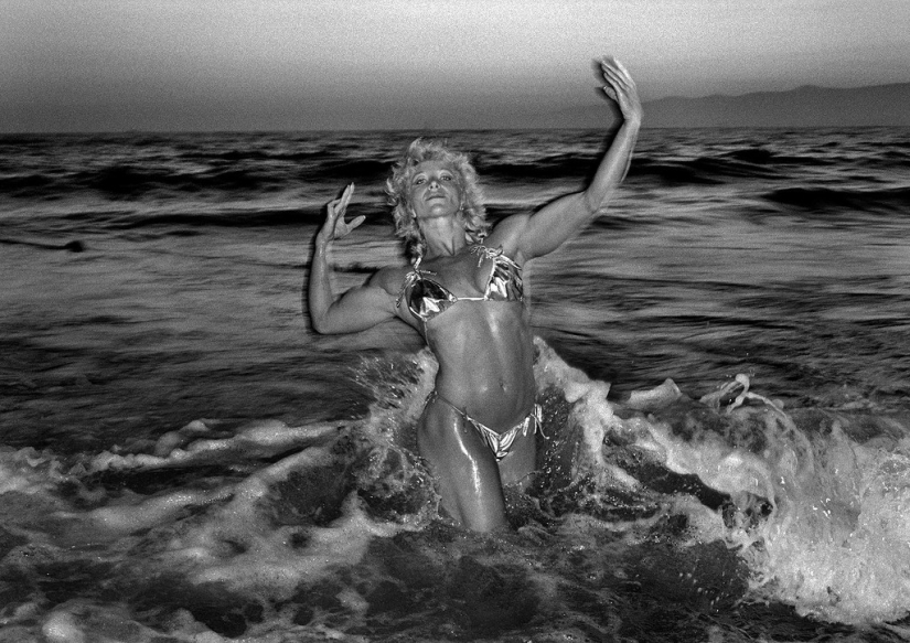 Músculos y monstruos: la legendaria Venice Beach en la lente de Claudio Edinger