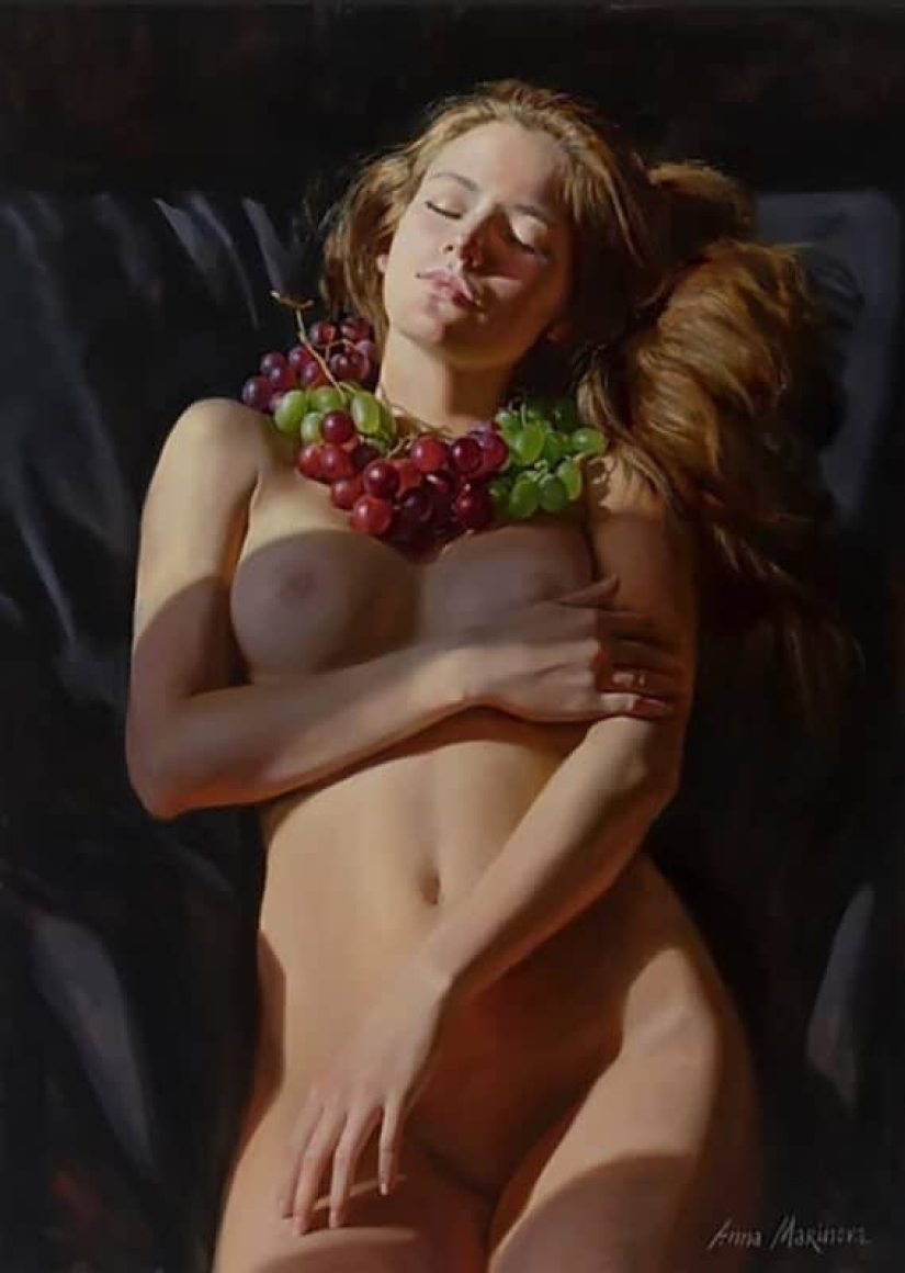 Naked tenderness in the works of hyperrealist artist Anna Marinova