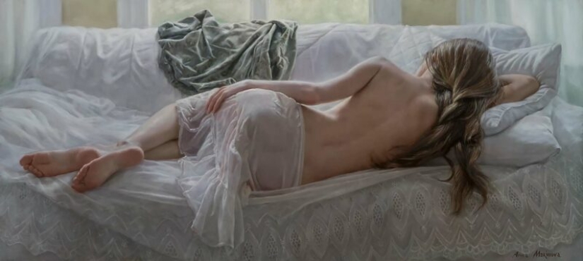 Naked tenderness in the works of hyperrealist artist Anna Marinova