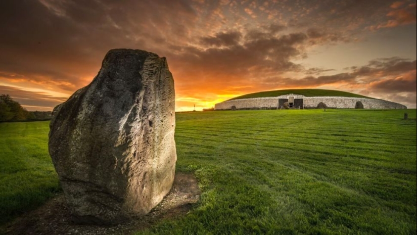 Newgrange es un complejo megalítico, más impresionante que Stonehenge