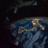 Night on the planet - 30 photos from space