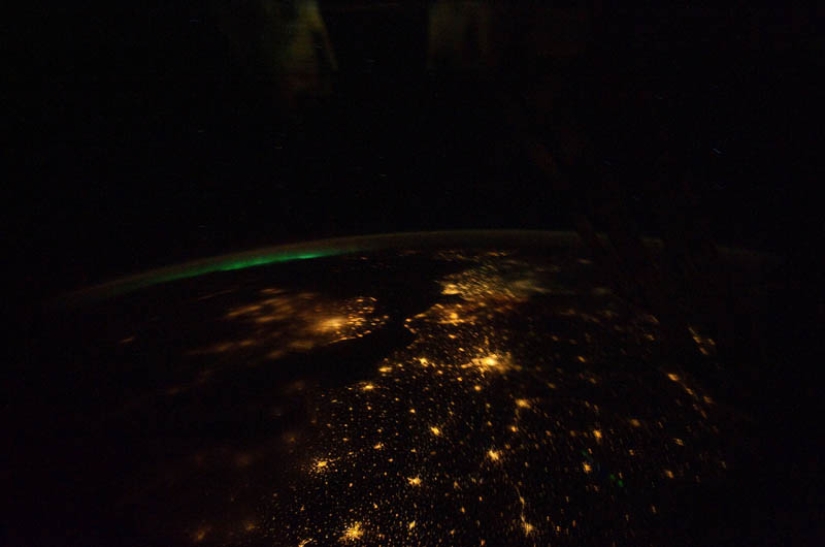 Night on the planet - 30 photos from space
