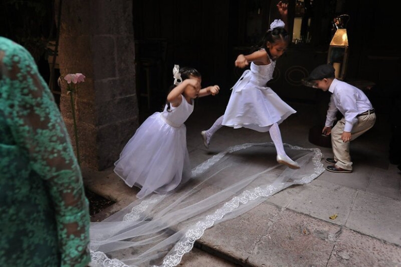 Niños en la boda: 22 fotos divertidas de los mejores fotógrafos de boda